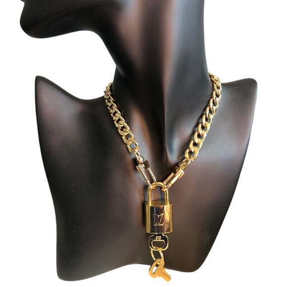 Louis Vuitton Brass Lock & Key Necklace Set #315 (LVXX025) - Picture 2 of 6